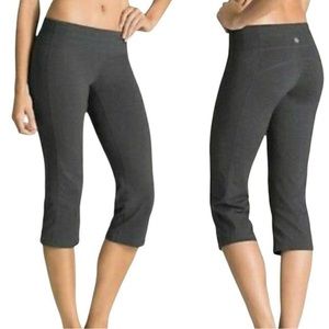 Athleta Kick Booty Straight Leg Crop, size S